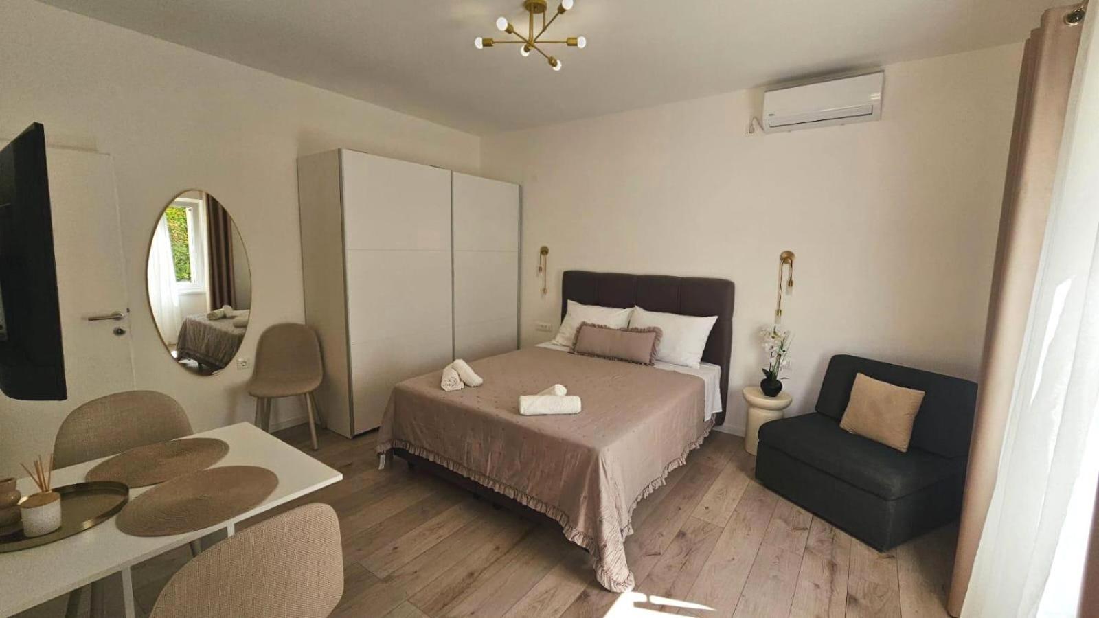 9 Makarska