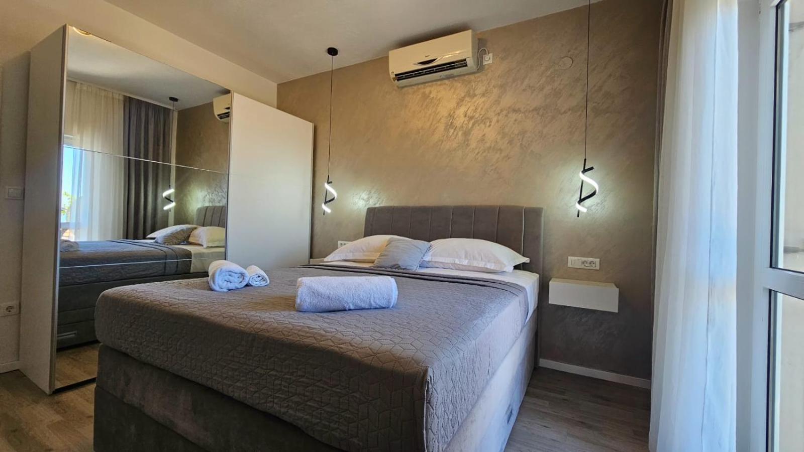 9 * Makarska