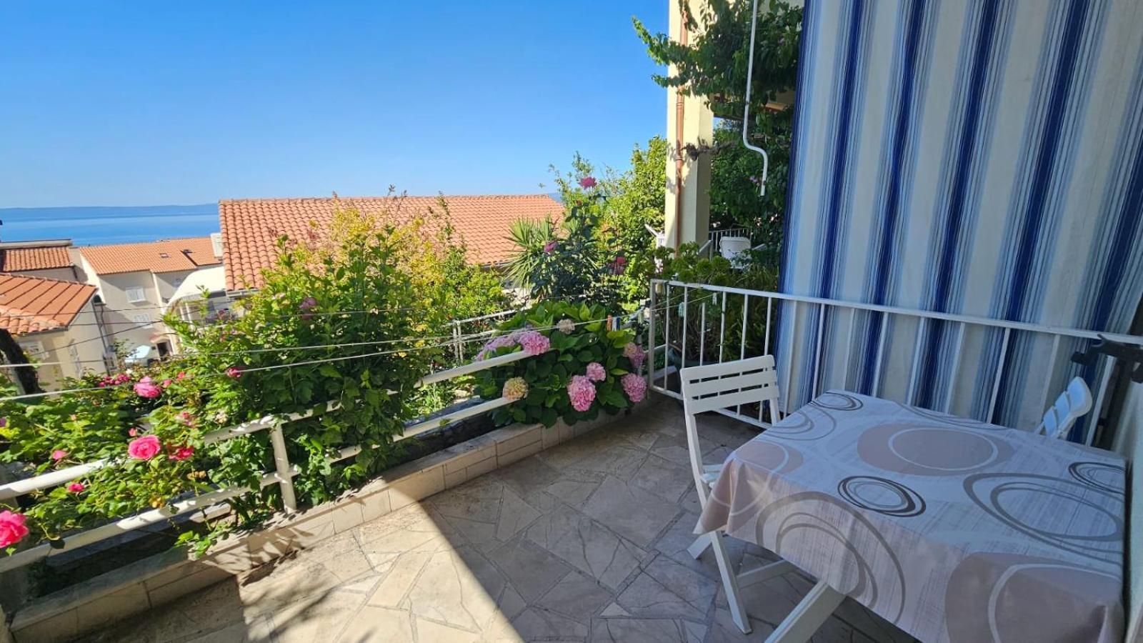 9 Makarska